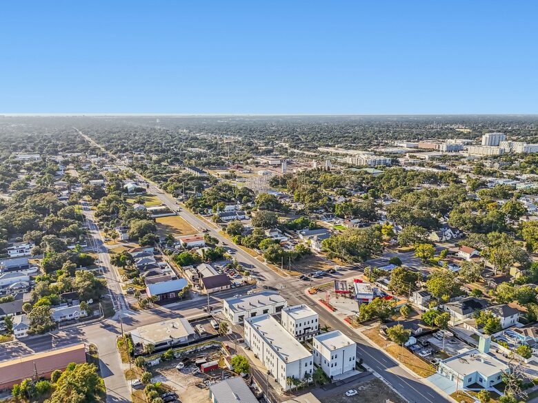 Warehouse Arts District Industrial Chic Townhome - St. Petersburg, Florida