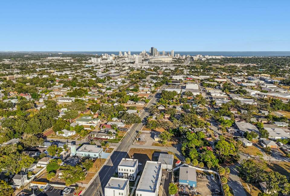 Warehouse Arts District Industrial Chic Townhome - St. Petersburg, Florida