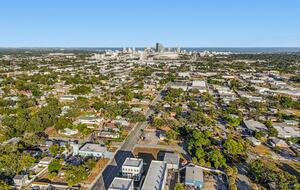 Warehouse Arts District Industrial Chic Townhome - St. Petersburg, Florida