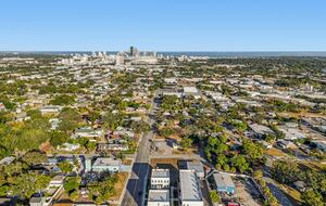 Warehouse Arts District Industrial Chic Townhome - St. Petersburg, Florida