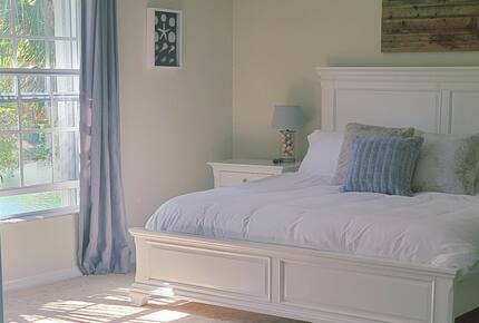 Serene Florida Retreat in a Gated Community - Naples, Florida