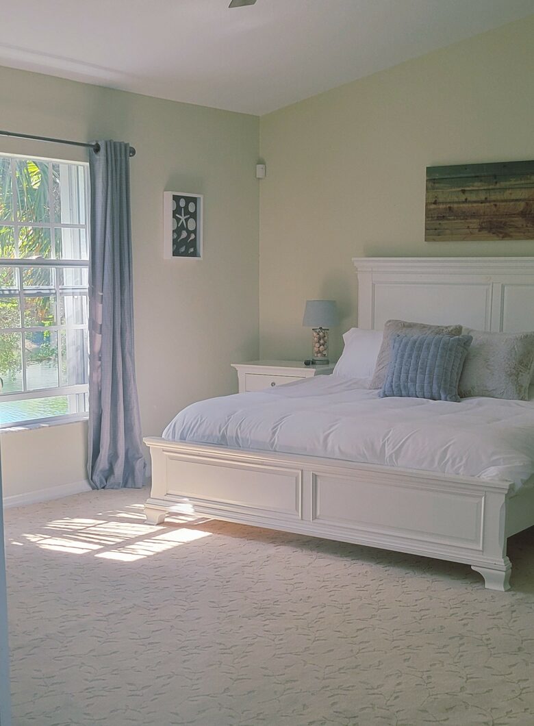 Serene Florida Retreat in a Gated Community - Naples, Florida