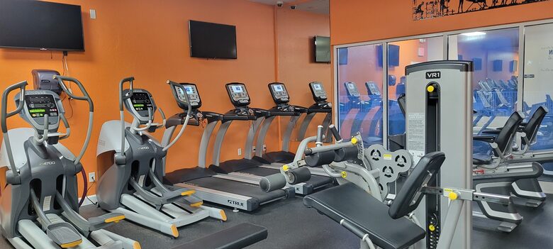 Serene Florida Retreat in a Gated Community - Naples, Florida