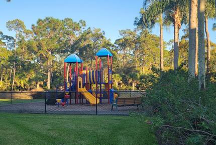 Serene Florida Retreat in a Gated Community - Naples, Florida