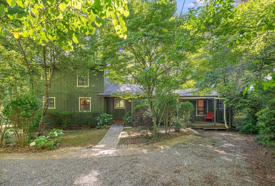 A Peaceful Mountain Getaway in the Heart of Lake Lure - Lake Lure, North Carolina