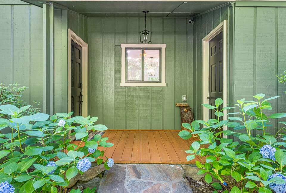 A Peaceful Mountain Getaway in the Heart of Lake Lure - Lake Lure, North Carolina