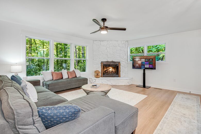 A Peaceful Mountain Getaway in the Heart of Lake Lure - Lake Lure, North Carolina