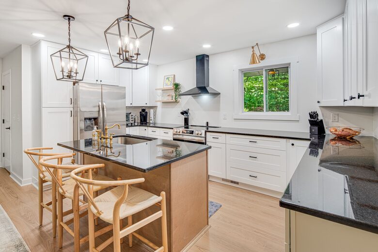 A Peaceful Mountain Getaway in the Heart of Lake Lure - Lake Lure, North Carolina