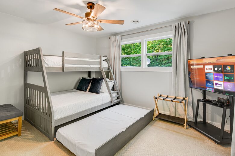 A Peaceful Mountain Getaway in the Heart of Lake Lure - Lake Lure, North Carolina