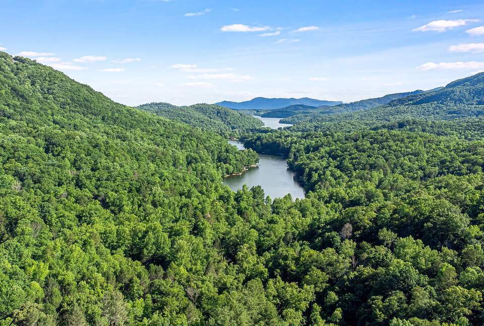 A Peaceful Mountain Getaway in the Heart of Lake Lure - Lake Lure, North Carolina