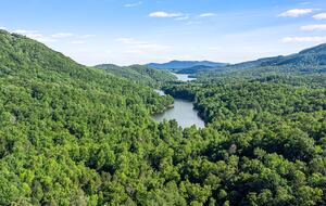 A Peaceful Mountain Getaway in the Heart of Lake Lure - Lake Lure, North Carolina