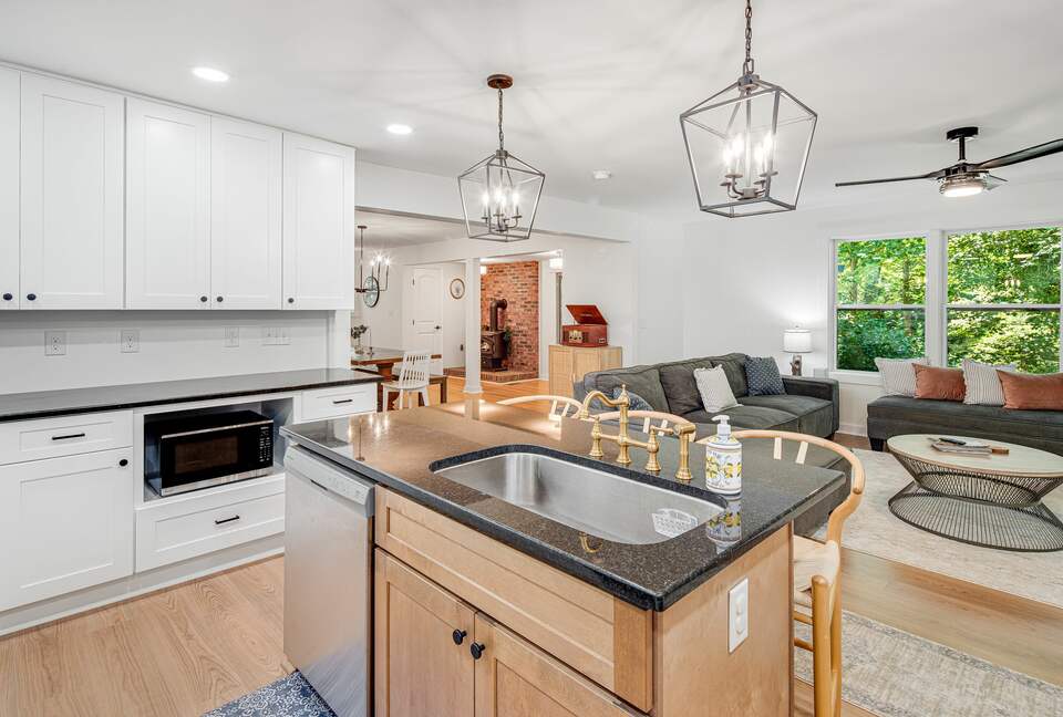 A Peaceful Mountain Getaway in the Heart of Lake Lure - Lake Lure, North Carolina