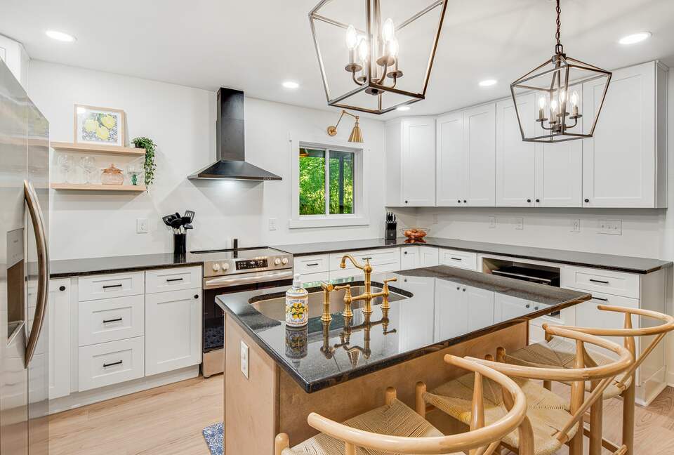 A Peaceful Mountain Getaway in the Heart of Lake Lure - Lake Lure, North Carolina