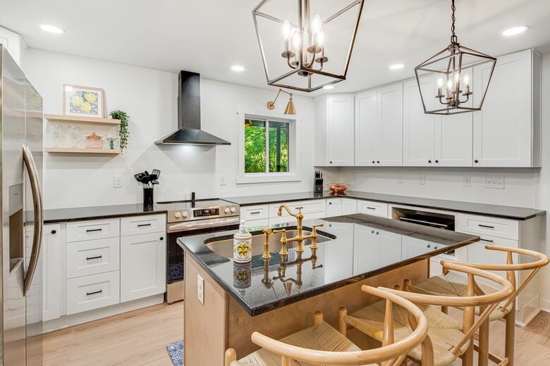 A Peaceful Mountain Getaway in the Heart of Lake Lure - Lake Lure, North Carolina