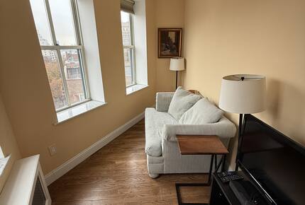 Reading Room with pull out mattress (single)