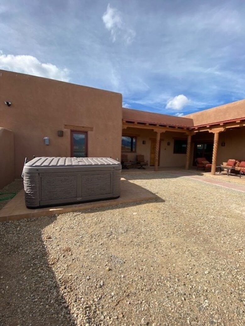 High Desert Adobe Escape Near Taos - El Prado, New Mexico