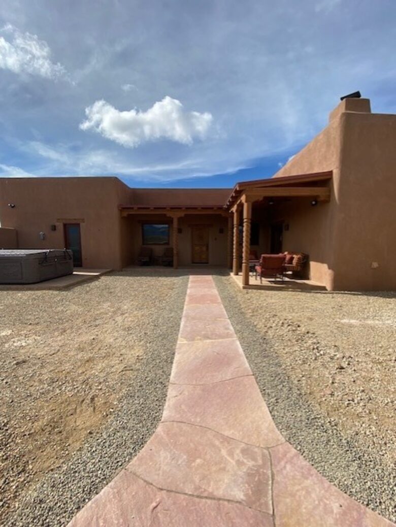 High Desert Adobe Escape Near Taos - El Prado, New Mexico