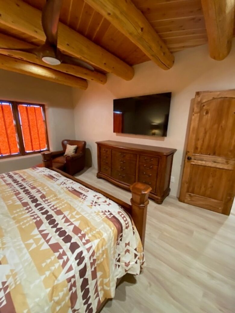 High Desert Adobe Escape Near Taos - El Prado, New Mexico