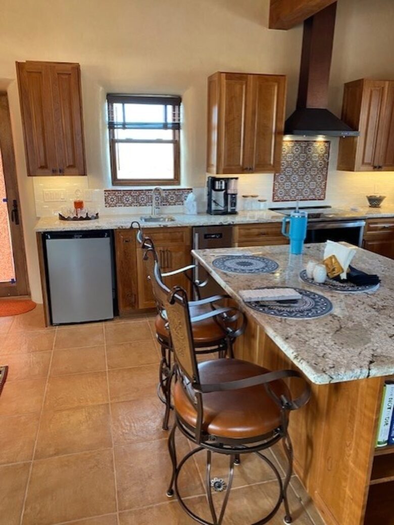 High Desert Adobe Escape Near Taos - El Prado, New Mexico