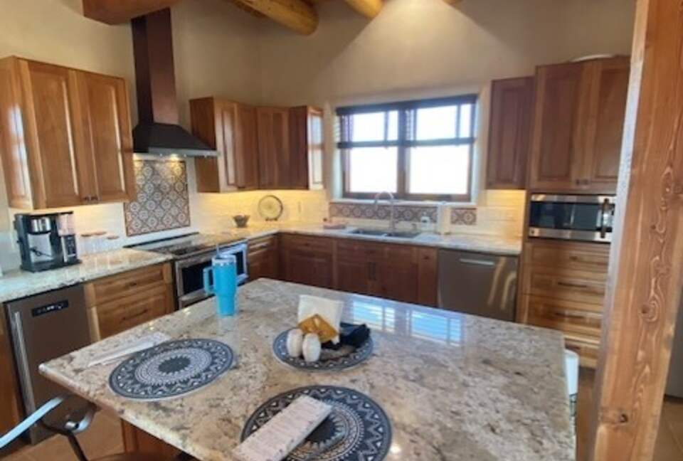 High Desert Adobe Escape Near Taos - El Prado, New Mexico