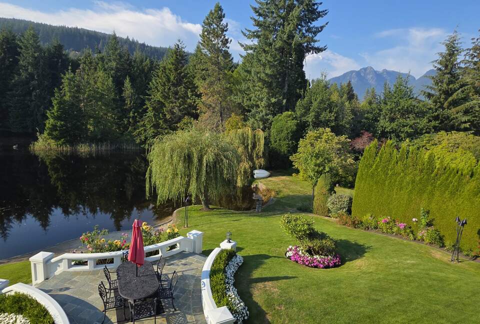 Groveland Estate - West Vancouver, Canada