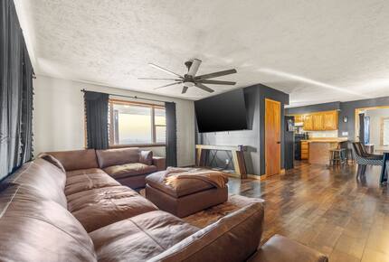 Hilltop Ozark Retreat with Panoramic Sunset Views - Theodosia, Missouri