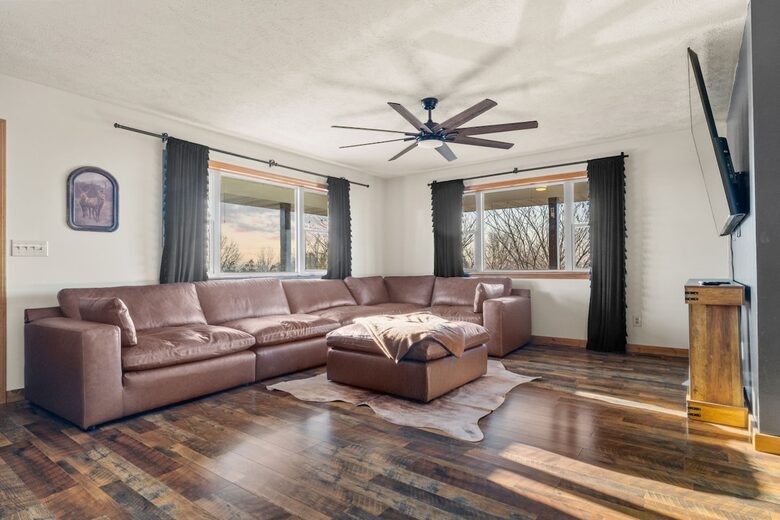 Hilltop Ozark Retreat with Panoramic Sunset Views - Theodosia, Missouri