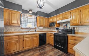 Hilltop Ozark Retreat with Panoramic Sunset Views - Theodosia, Missouri