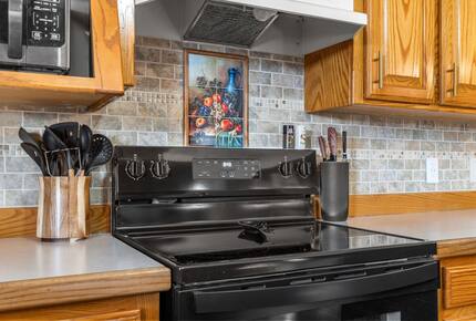 Hilltop Ozark Retreat with Panoramic Sunset Views - Theodosia, Missouri