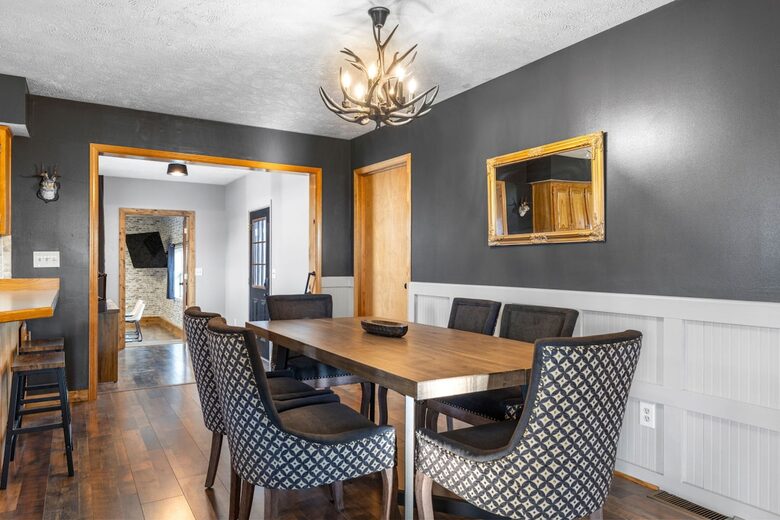 Hilltop Ozark Retreat with Panoramic Sunset Views - Theodosia, Missouri