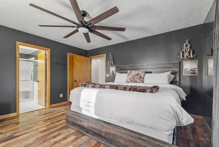 Hilltop Ozark Retreat with Panoramic Sunset Views - Theodosia, Missouri