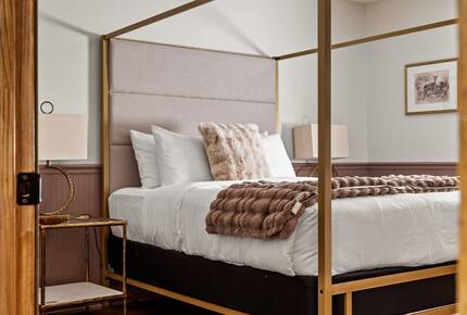 Hilltop Ozark Retreat with Panoramic Sunset Views - Theodosia, Missouri