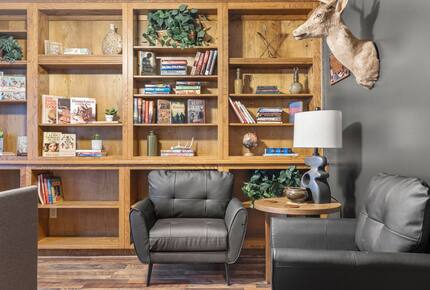 Hilltop Ozark Retreat with Panoramic Sunset Views - Theodosia, Missouri