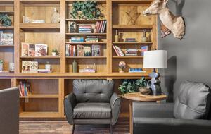 Hilltop Ozark Retreat with Panoramic Sunset Views - Theodosia, Missouri