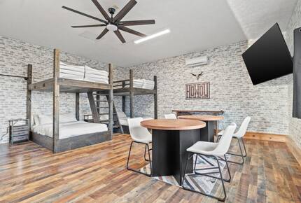 Hilltop Ozark Retreat with Panoramic Sunset Views - Theodosia, Missouri