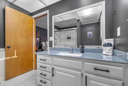 Hilltop Ozark Retreat with Panoramic Sunset Views - Theodosia, Missouri