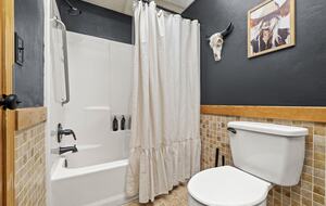 Hilltop Ozark Retreat with Panoramic Sunset Views - Theodosia, Missouri