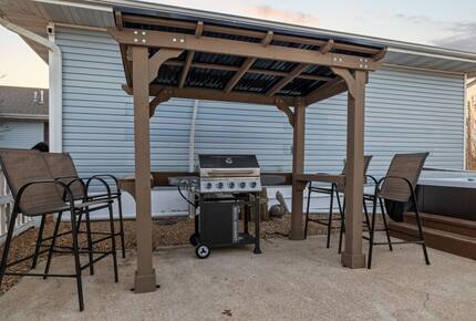 Hilltop Ozark Retreat with Panoramic Sunset Views - Theodosia, Missouri