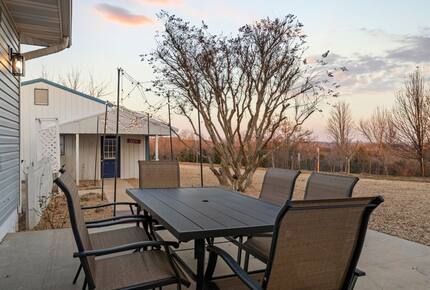 Hilltop Ozark Retreat with Panoramic Sunset Views - Theodosia, Missouri