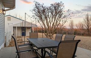 Hilltop Ozark Retreat with Panoramic Sunset Views - Theodosia, Missouri