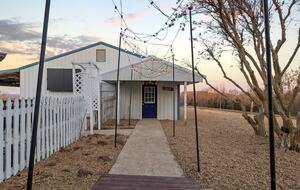 Hilltop Ozark Retreat with Panoramic Sunset Views - Theodosia, Missouri