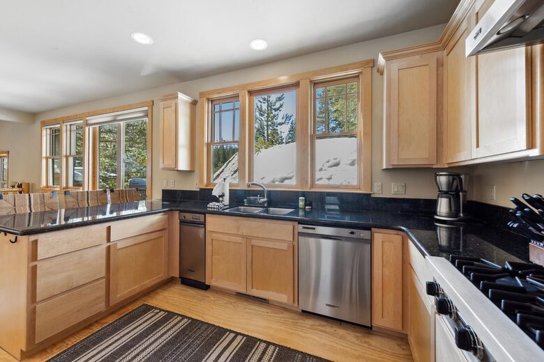 River Run Family Retreat Near Palisades Tahoe - Alpine Meadows, California