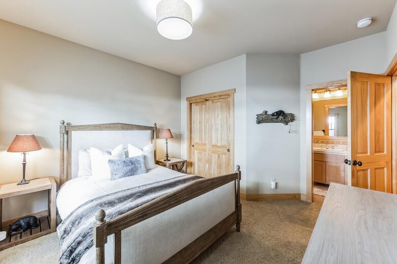 River Run Family Retreat Near Palisades Tahoe - Alpine Meadows, California