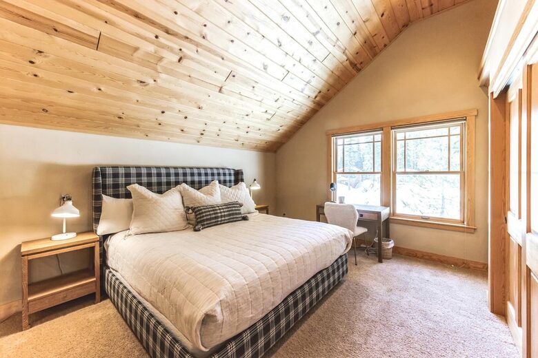 River Run Family Retreat Near Palisades Tahoe - Alpine Meadows, California