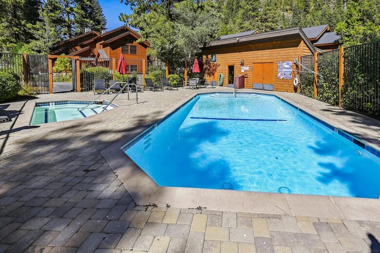 River Run Family Retreat Near Palisades Tahoe - Alpine Meadows, California