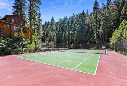 River Run Family Retreat Near Palisades Tahoe - Alpine Meadows, California