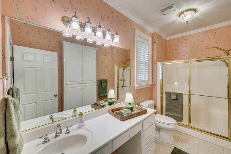 Large Family-Friendly Home in Prime Augusta Location - Augusta, Georgia