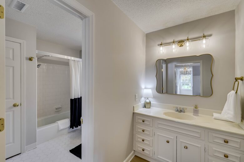 Large Family-Friendly Home in Prime Augusta Location - Augusta, Georgia