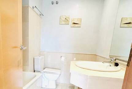 Master en-suite with bath