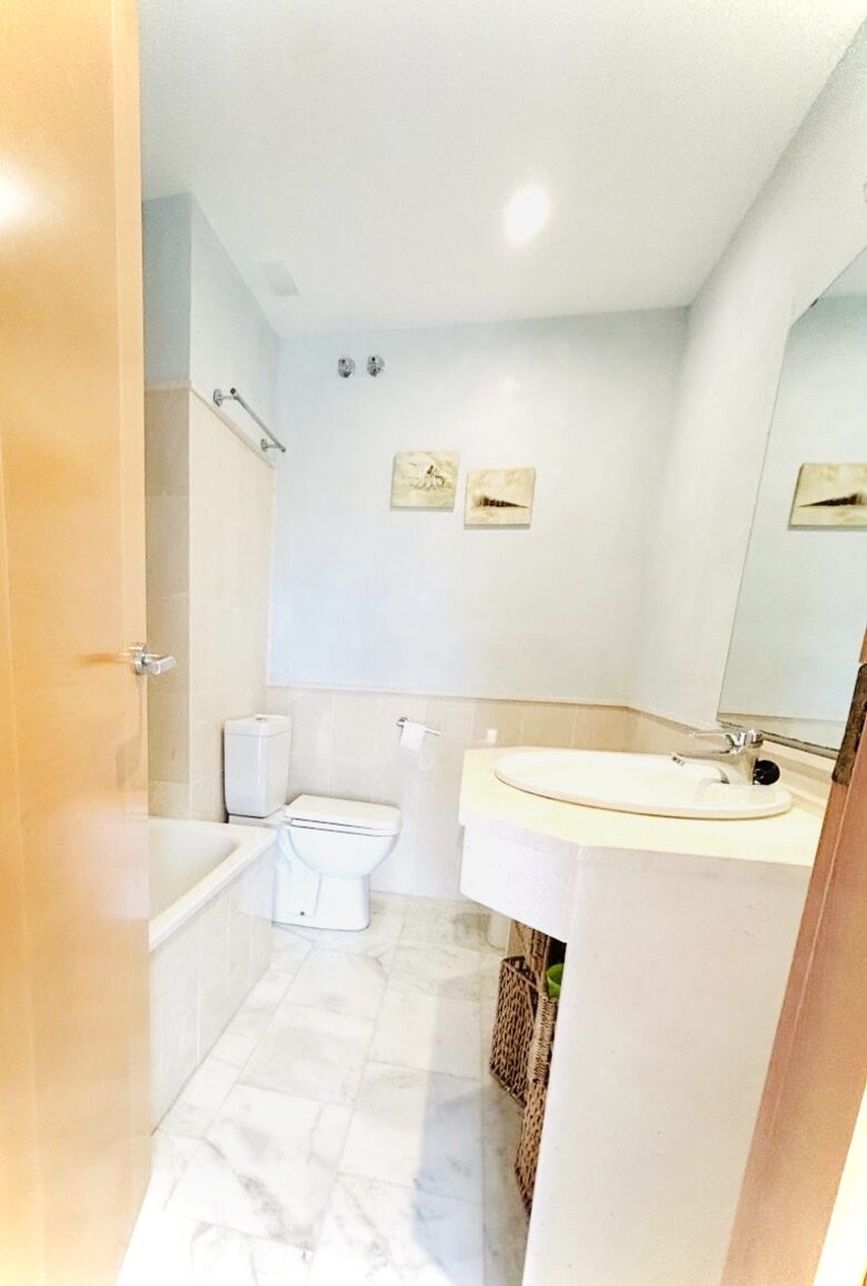 Master en-suite with bath